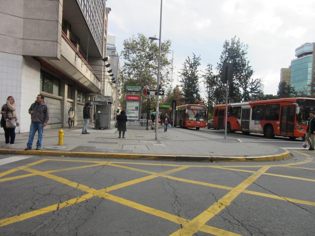 Appartamento Departamento Paseo Bulnes Metro La Moneda Santiago del Cile Esterno foto