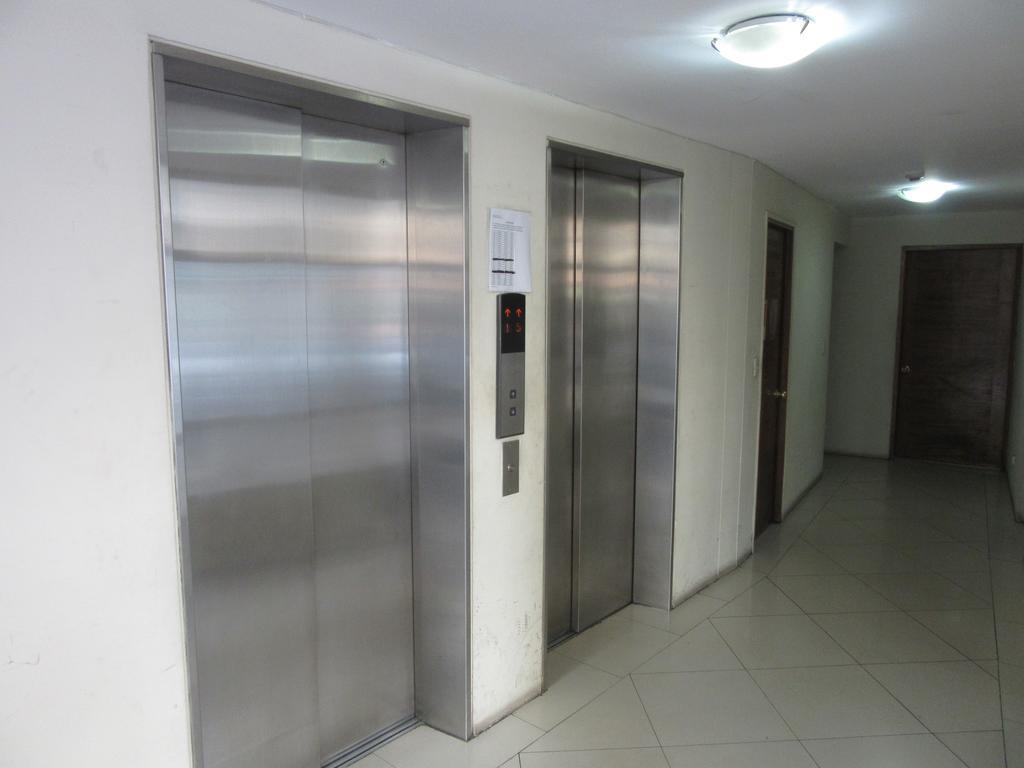 Appartamento Departamento Paseo Bulnes Metro La Moneda Santiago del Cile Esterno foto